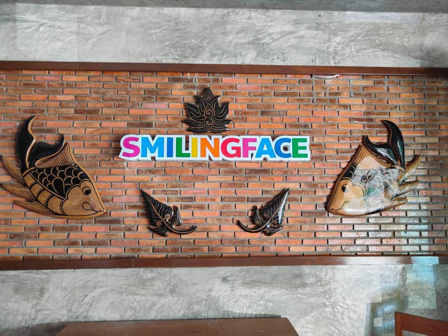 סוקותאי Smilingface Guesthouse מראה חיצוני תמונה